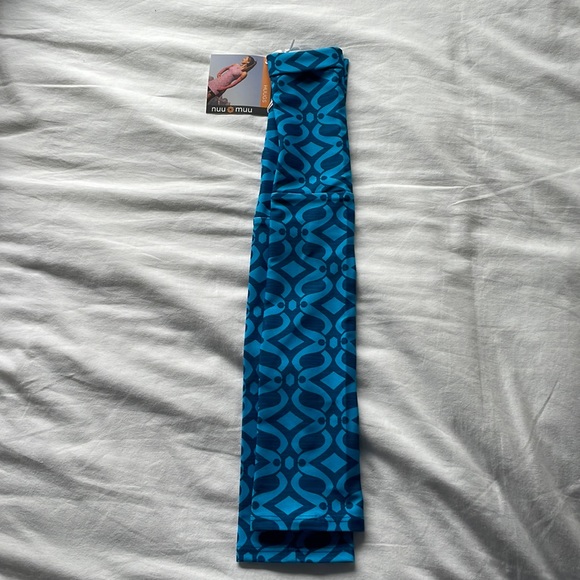 Nuu Muu Huugs - Picture 1 of 1